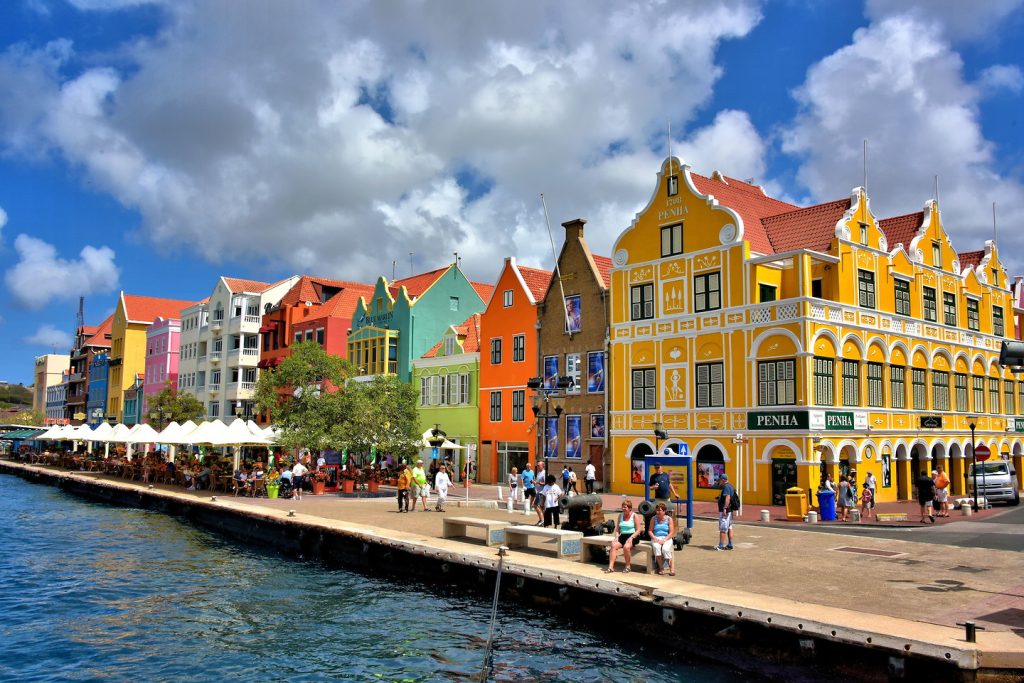 Curacao-Willemstad-Punda-Rainbow-Colorful-Buildings