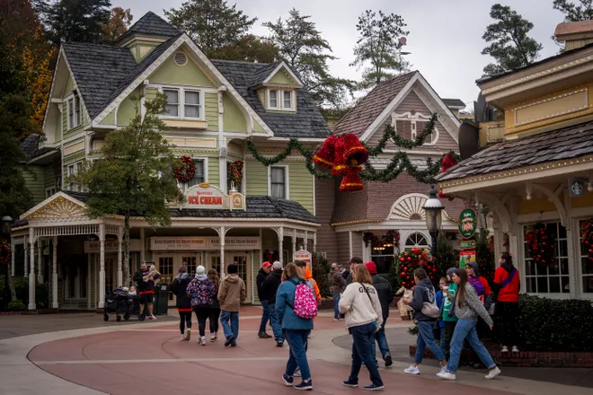87073661007-knsdollywood-8